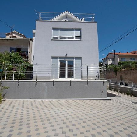 Sunny Attic Apartment With Balcony & Modern City Apartment With Outdoor Area, No Balcony 特罗吉尔 外观 照片
