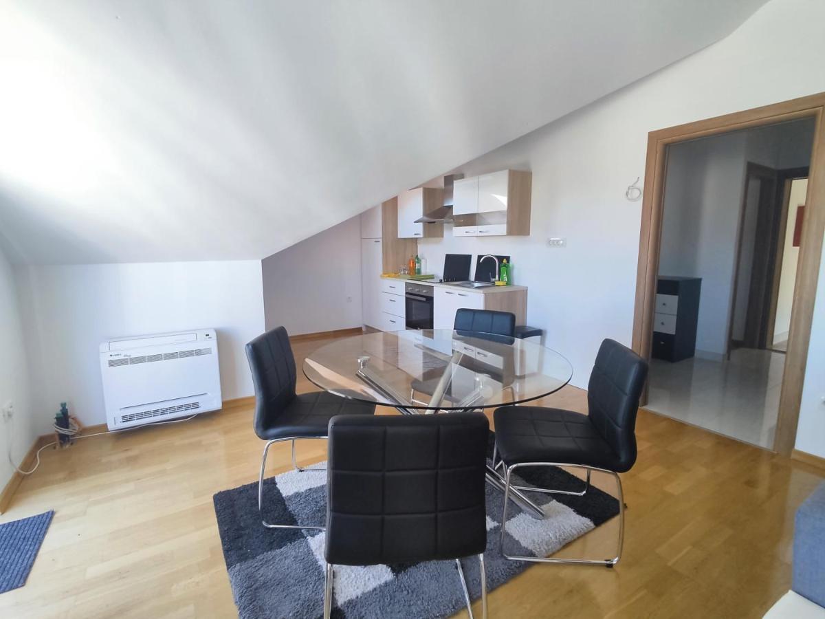 Sunny Attic Apartment With Balcony & Modern City Apartment With Outdoor Area, No Balcony 特罗吉尔 外观 照片