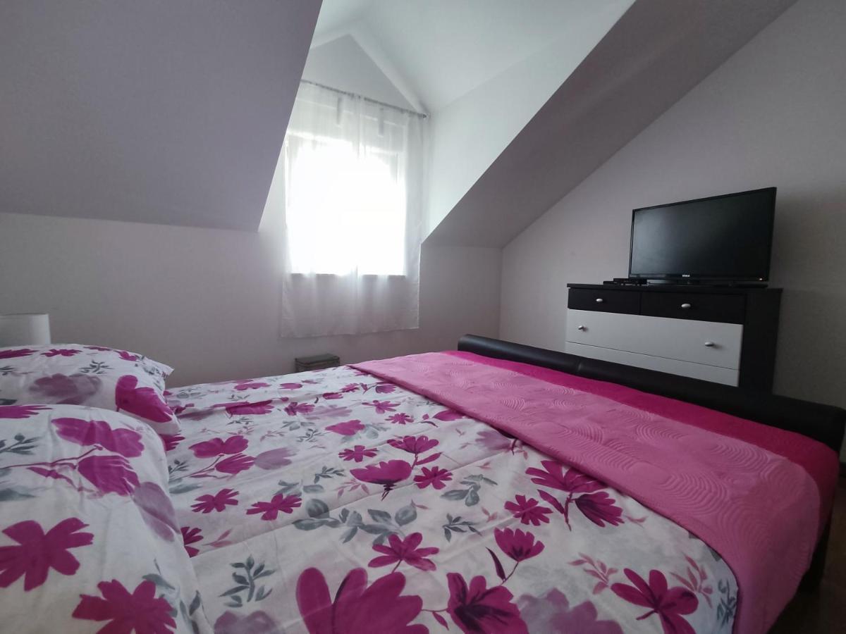 Sunny Attic Apartment With Balcony & Modern City Apartment With Outdoor Area, No Balcony 特罗吉尔 外观 照片