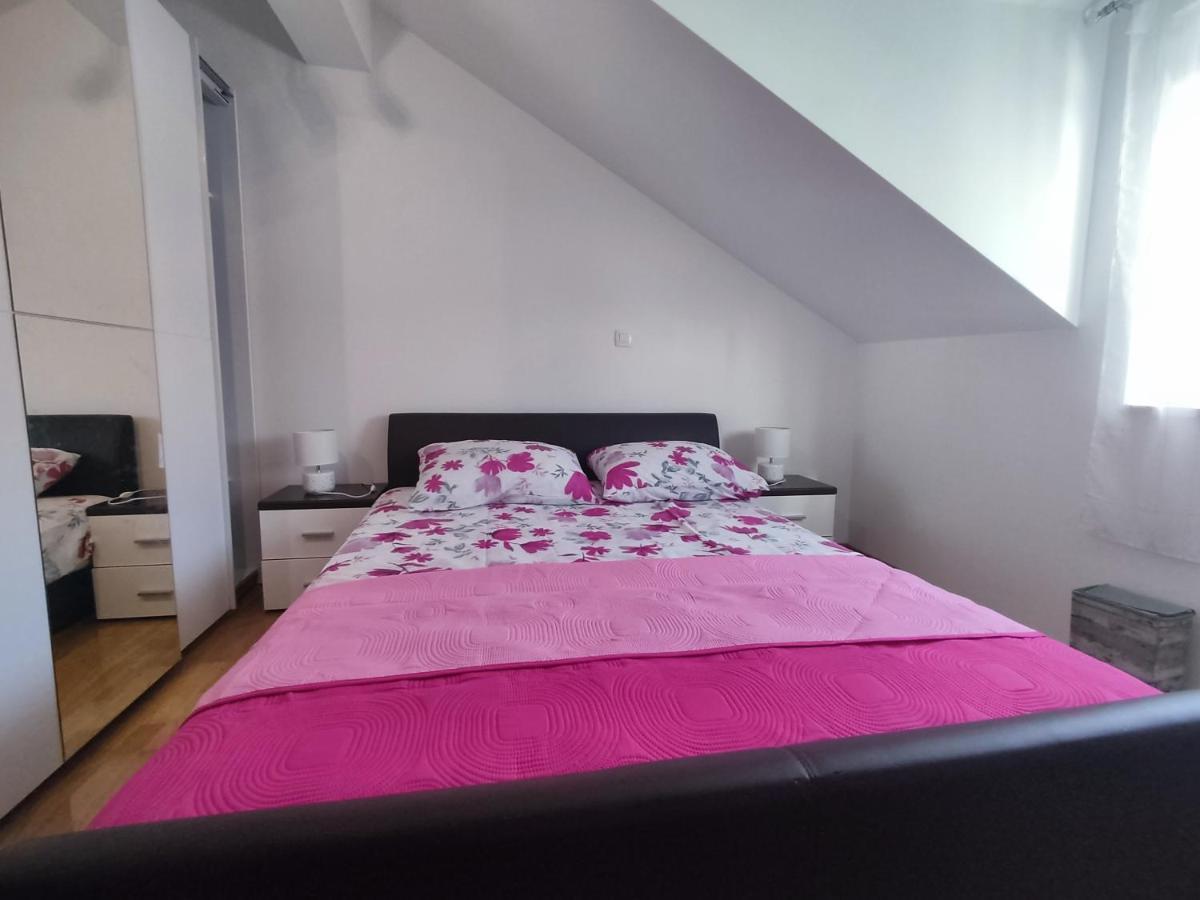 Sunny Attic Apartment With Balcony & Modern City Apartment With Outdoor Area, No Balcony 特罗吉尔 外观 照片