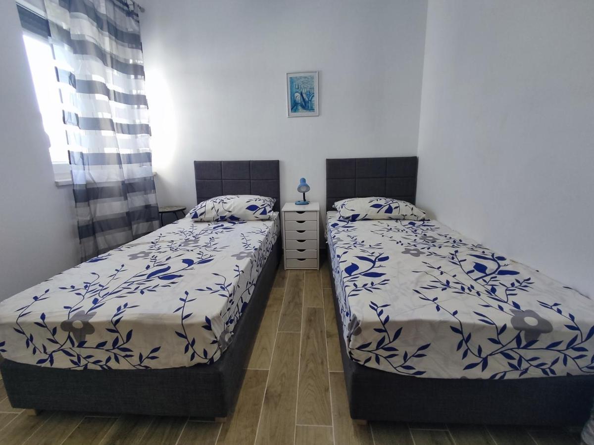 Sunny Attic Apartment With Balcony & Modern City Apartment With Outdoor Area, No Balcony 特罗吉尔 外观 照片