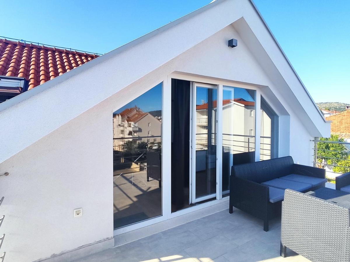 Sunny Attic Apartment With Balcony & Modern City Apartment With Outdoor Area, No Balcony 特罗吉尔 外观 照片