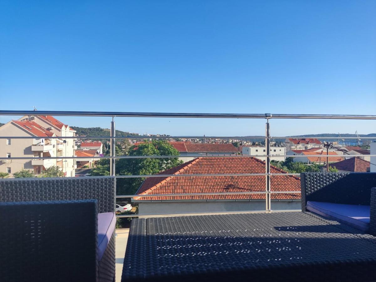 Sunny Attic Apartment With Balcony & Modern City Apartment With Outdoor Area, No Balcony 特罗吉尔 外观 照片