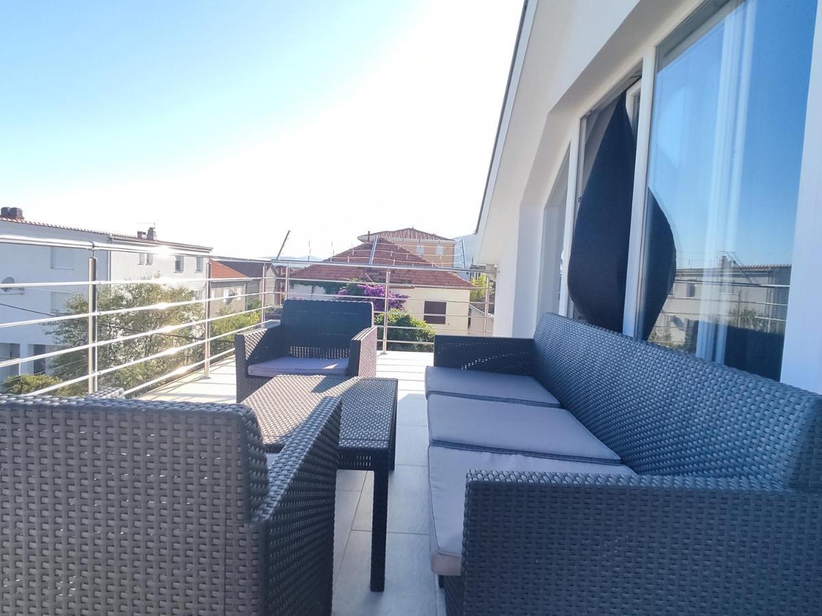 Sunny Attic Apartment With Balcony & Modern City Apartment With Outdoor Area, No Balcony 特罗吉尔 外观 照片