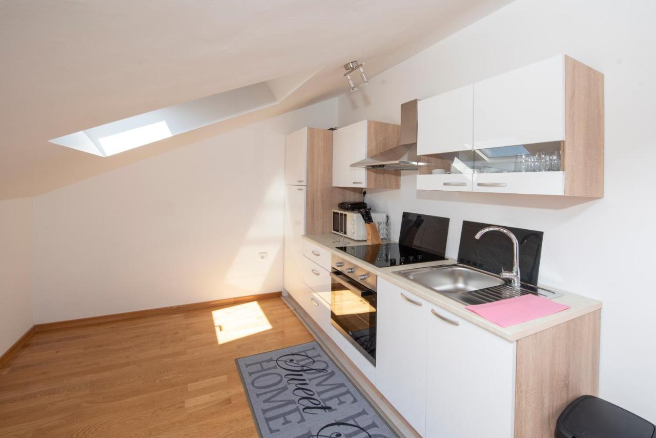 Sunny Attic Apartment With Balcony & Modern City Apartment With Outdoor Area, No Balcony 特罗吉尔 外观 照片
