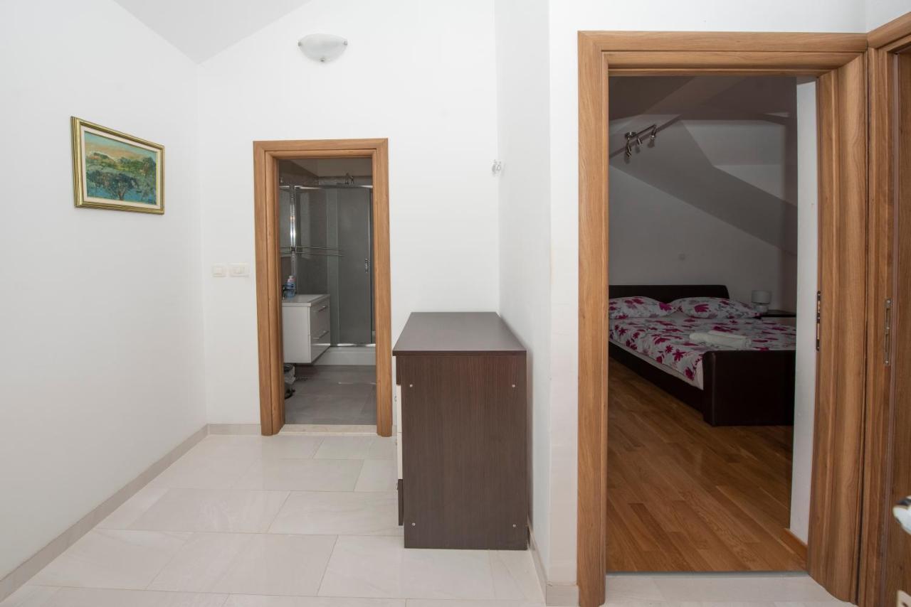 Sunny Attic Apartment With Balcony & Modern City Apartment With Outdoor Area, No Balcony 特罗吉尔 外观 照片