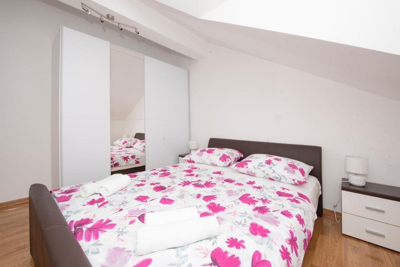 Sunny Attic Apartment With Balcony & Modern City Apartment With Outdoor Area, No Balcony 特罗吉尔 外观 照片