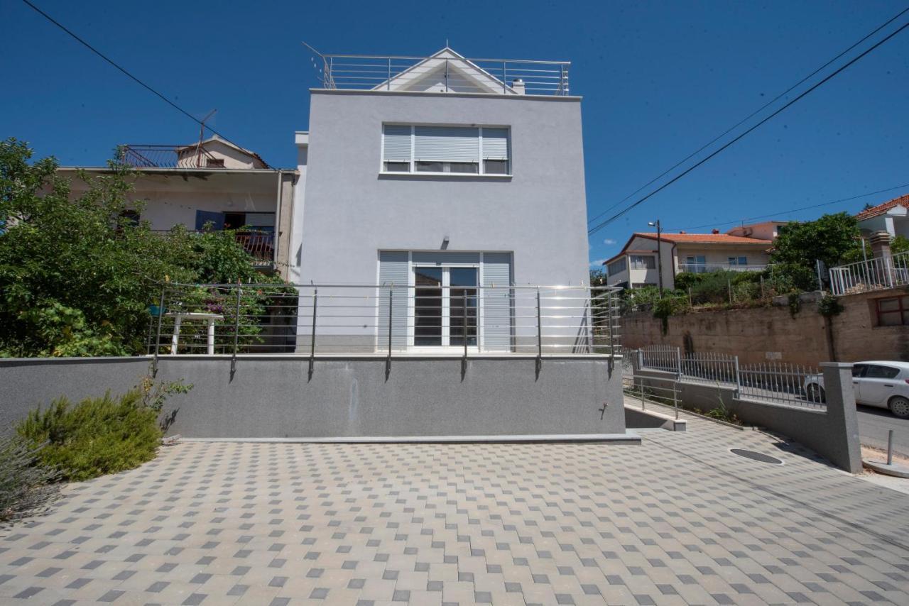 Sunny Attic Apartment With Balcony & Modern City Apartment With Outdoor Area, No Balcony 特罗吉尔 外观 照片