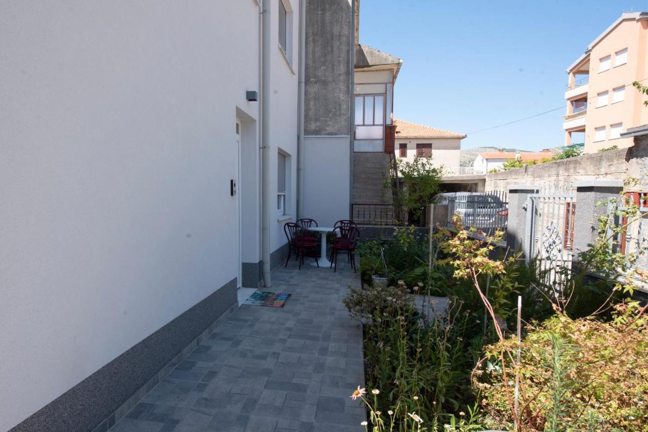 Sunny Attic Apartment With Balcony & Modern City Apartment With Outdoor Area, No Balcony 特罗吉尔 外观 照片