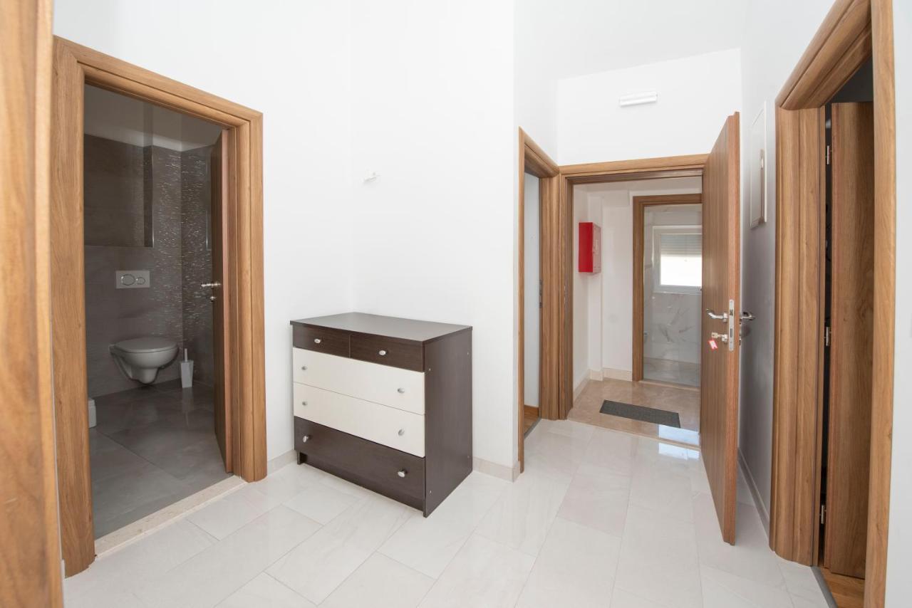 Sunny Attic Apartment With Balcony & Modern City Apartment With Outdoor Area, No Balcony 特罗吉尔 外观 照片