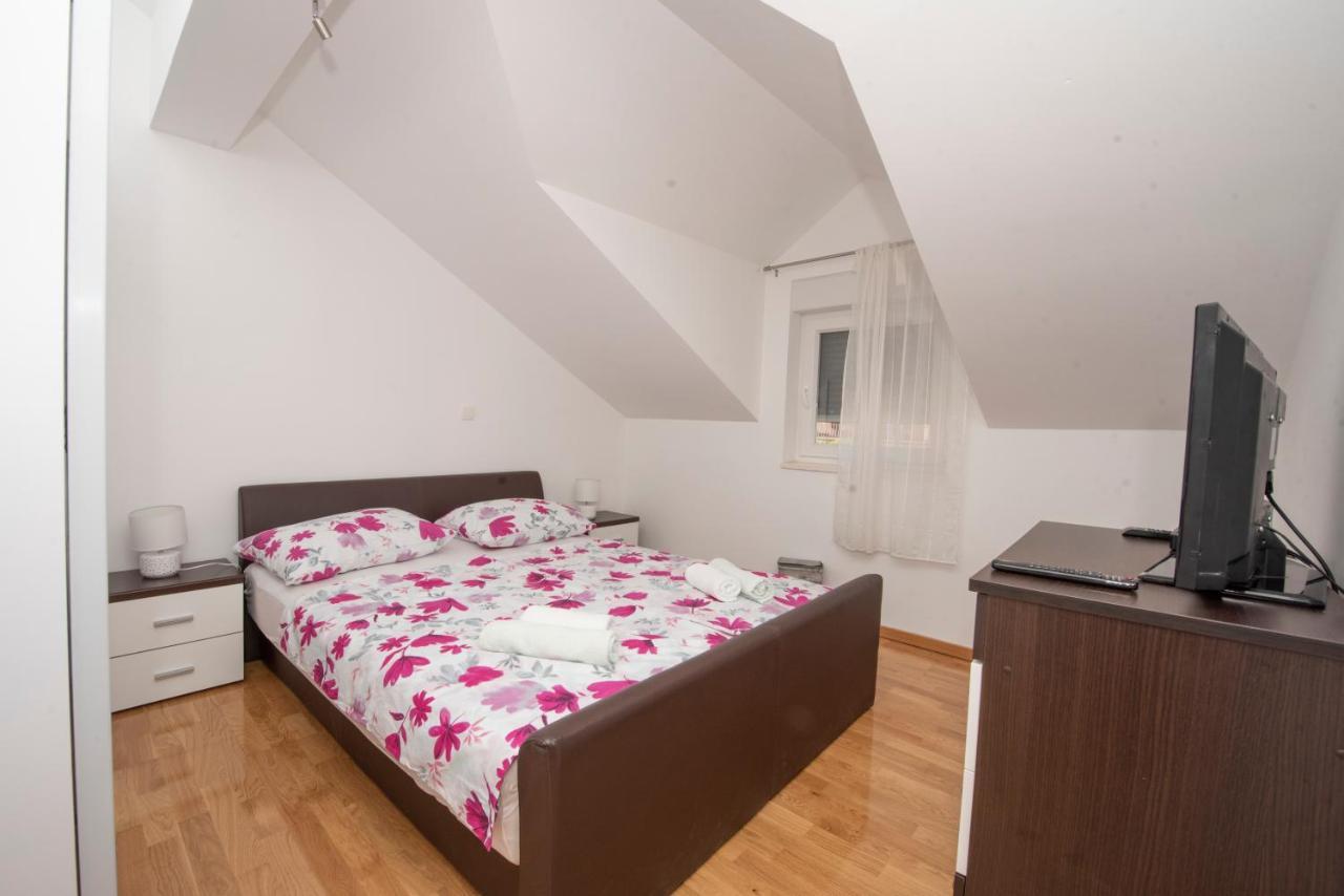 Sunny Attic Apartment With Balcony & Modern City Apartment With Outdoor Area, No Balcony 特罗吉尔 外观 照片